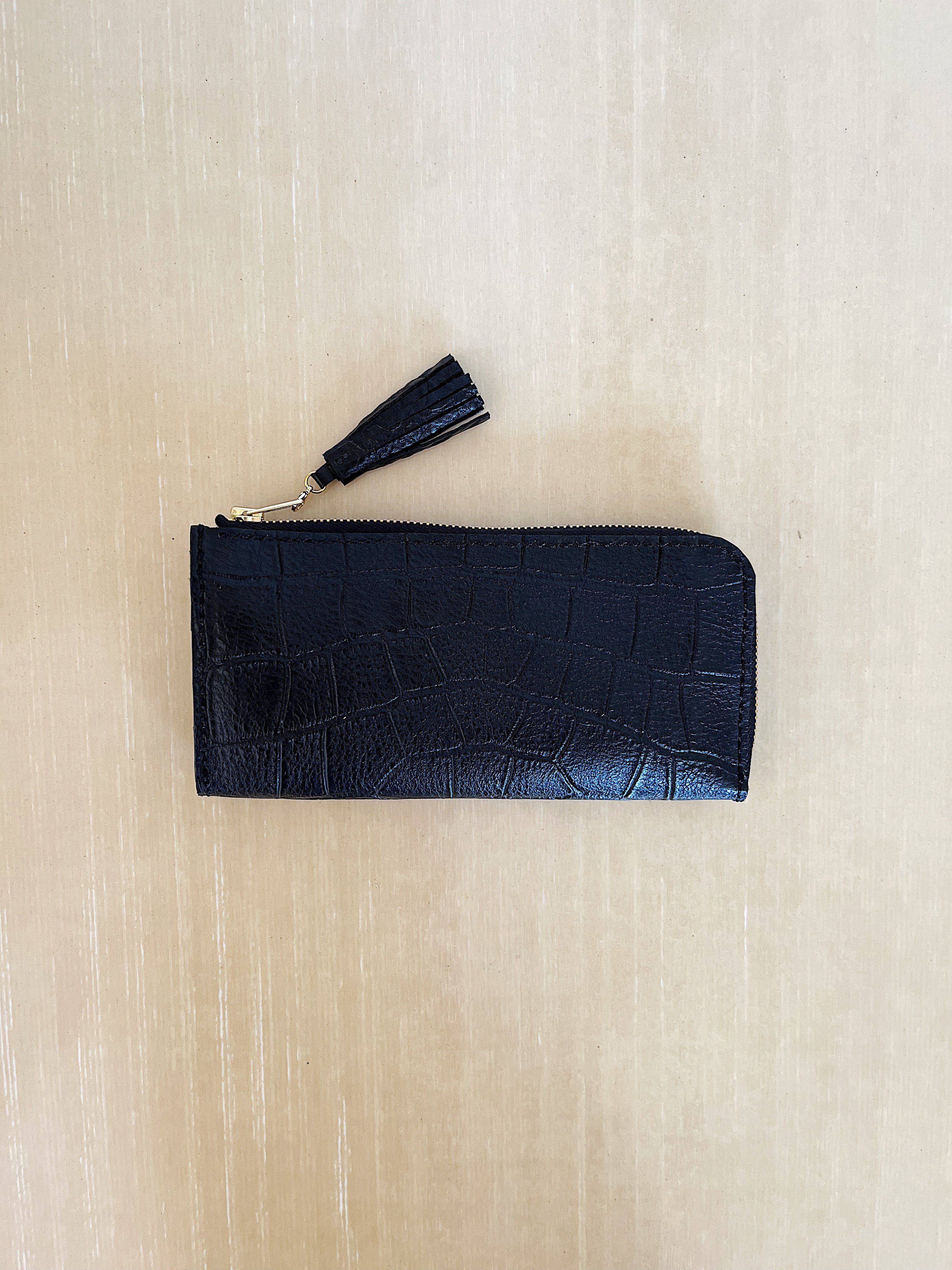 革のL字ファスナー長財布　大容量　クロコ型押しレザー