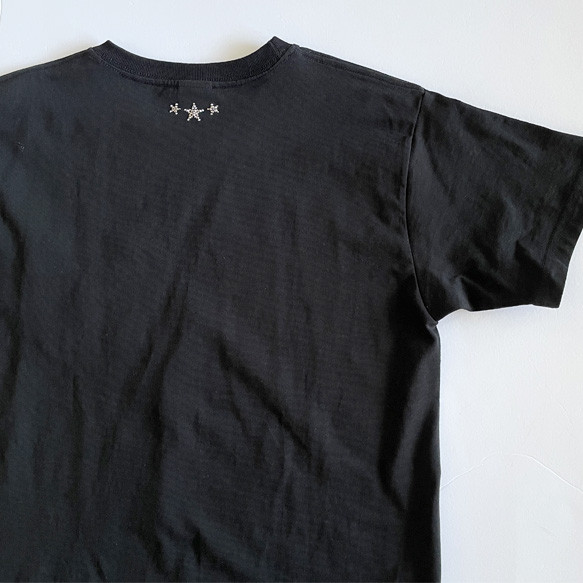 新色⭐︎３つ星＆スタッズ胸ポケット付きTシャツ：ガンメタ×ブラック⭐︎大人のシンプルTシャツ（受注生産） 3枚目の画像