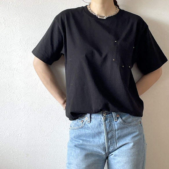 新色⭐︎３つ星＆スタッズ胸ポケット付きTシャツ：ガンメタ×ブラック⭐︎大人のシンプルTシャツ（受注生産） 2枚目の画像
