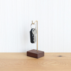 キースタンド【ウォールナット×真鍮】おしゃれ シンプル かわいい  鍵スタンド アクセサリー 3枚目の画像