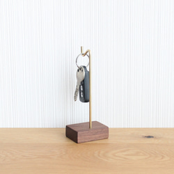 キースタンド【ウォールナット×真鍮】おしゃれ シンプル かわいい  鍵スタンド アクセサリー 7枚目の画像