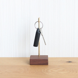 キースタンド【ウォールナット×真鍮】おしゃれ シンプル かわいい  鍵スタンド アクセサリー 5枚目の画像