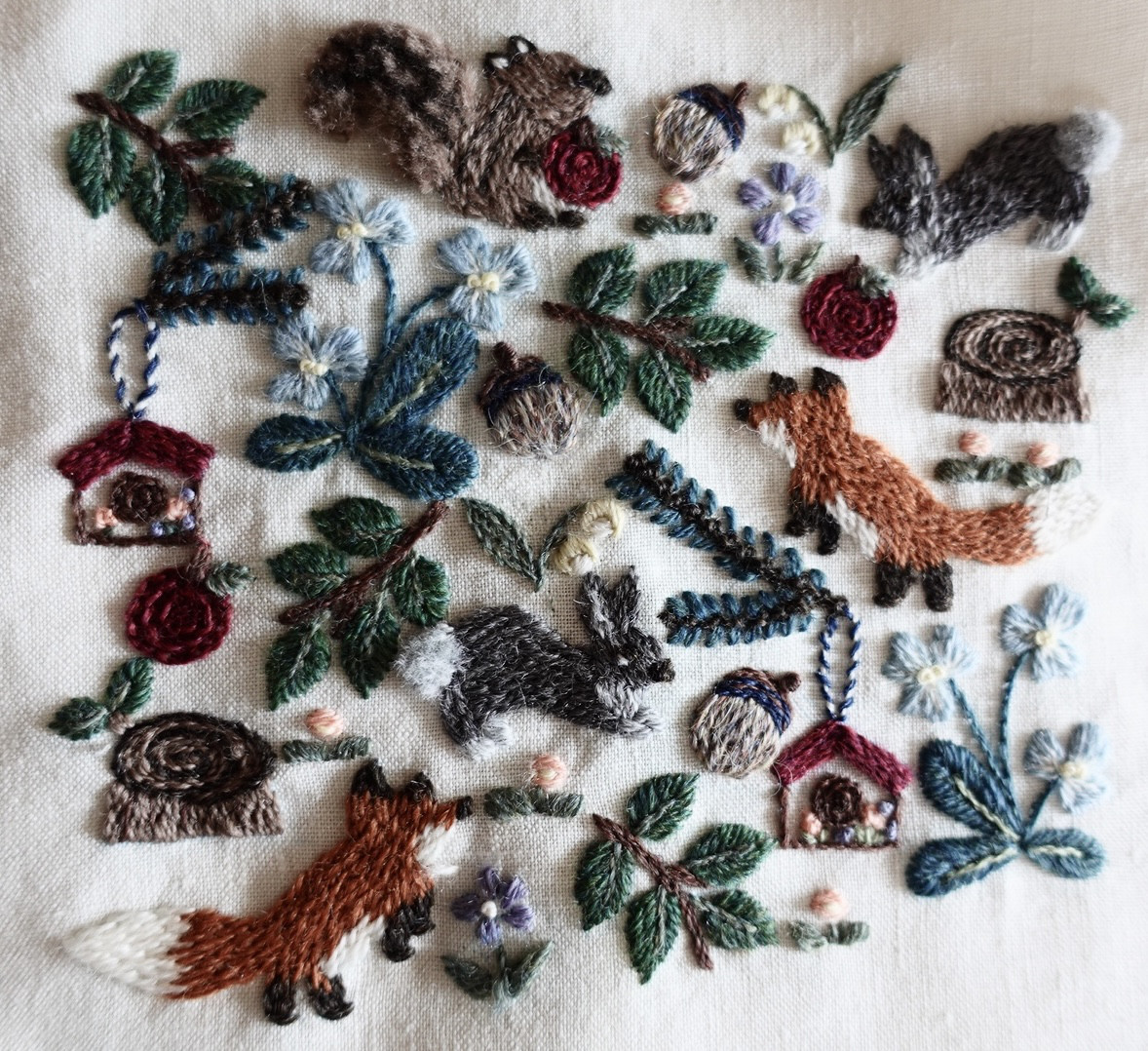 【ヒトハリの森】ウール刺繍キット｜秋の森をめぐる動植物の物語を手仕事に
