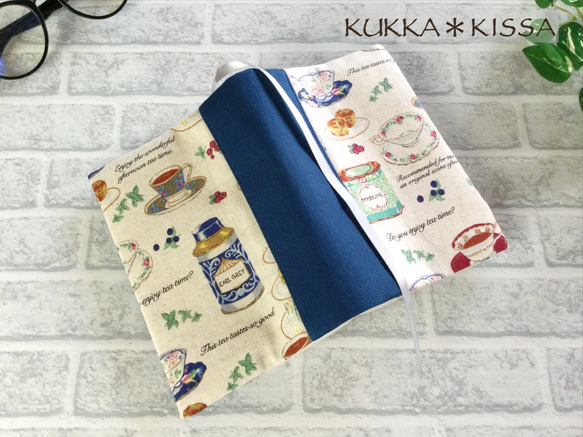 【S】文庫、A6、文庫トールブックカバー　紅茶の時間 (生成り、ブルー/綿麻) 2枚目の画像