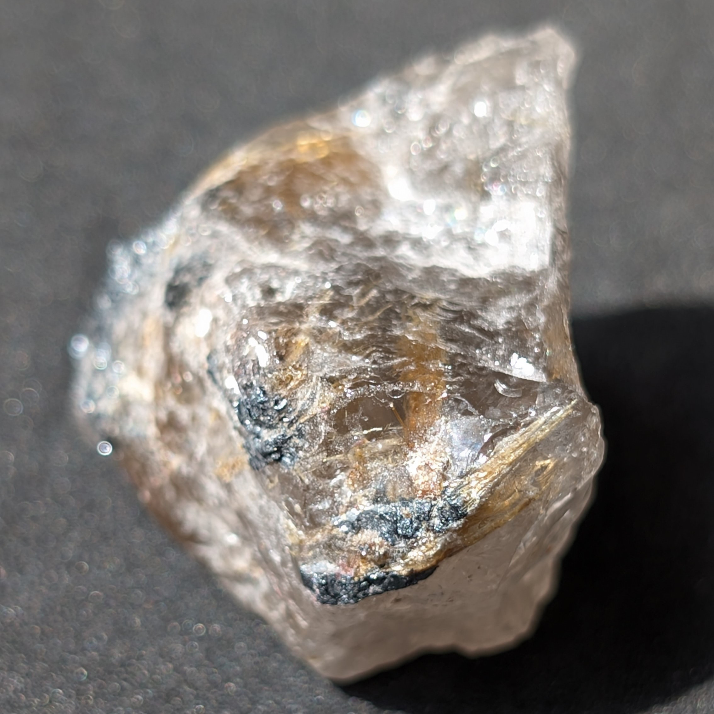 スタールチル 太陽放射ルチル 原石 ヘマタイトから伸びる 金針がカッコいい お守り 最強天然水晶 ギフト プレゼント