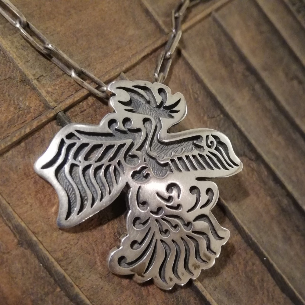 美しい縁起物デザイン【有職鳳凰】トラディショナルペンダント ネックレス 和柄 オーバーレイシルバー　雑誌掲載商品