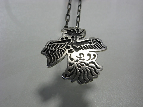 美しい縁起物デザイン【有職鳳凰】トラディショナルペンダント ネックレス 和柄 オーバーレイシルバー　雑誌掲載商品