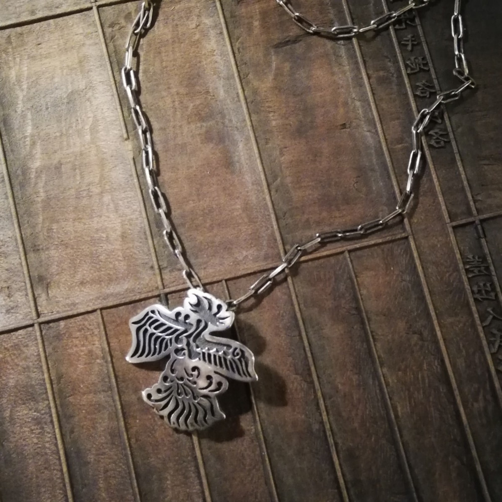 美しい縁起物デザイン【有職鳳凰】トラディショナルペンダント ネックレス 和柄 オーバーレイシルバー　雑誌掲載商品