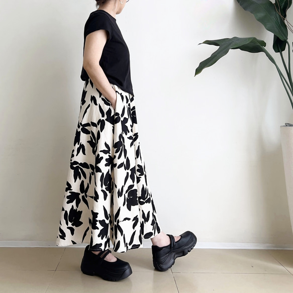 フレアースカート * CottonLinen 花柄 *　IvoryXBlack 4枚目の画像