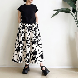 フレアースカート * CottonLinen 花柄 *　IvoryXBlack 2枚目の画像