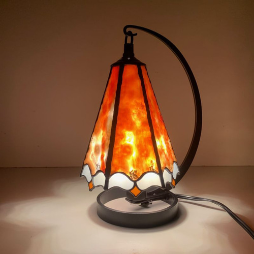 スリムなランプ/オレンジ系 吊り下げ型 ステンドグラスランプ 卓上