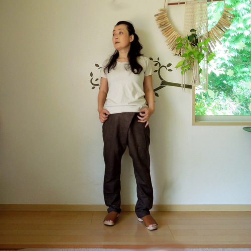 asana HEMP100% デニム風 まつり タイパンツ●草木染め麻墨グレー asana HEMP100% デニム風 まつり タイパンツ・草木染め【パヤカ