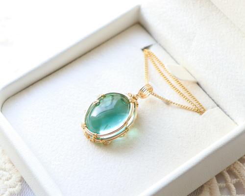 アンダラクリスタル︎︎⟡エメラルドグリーンワイヤージュエリーネックレス︎︎⟡ペンダント アンダラクリスタルのワイヤージュエリーネックレス✧アクアブルー