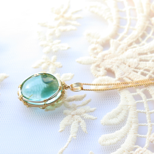アンダラクリスタル︎︎⟡エメラルドグリーンワイヤージュエリーネックレス︎︎⟡ペンダント アンダラクリスタルのワイヤージュエリーネックレス✧アクアブルー