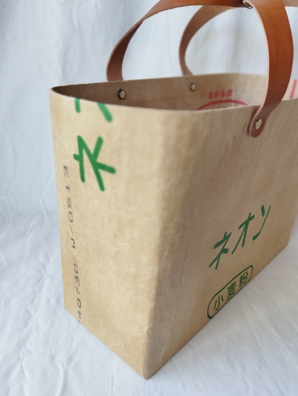 ★一閑張り風・小麦粉袋ネオン×米袋バッグお袋さん★ 4枚目の画像