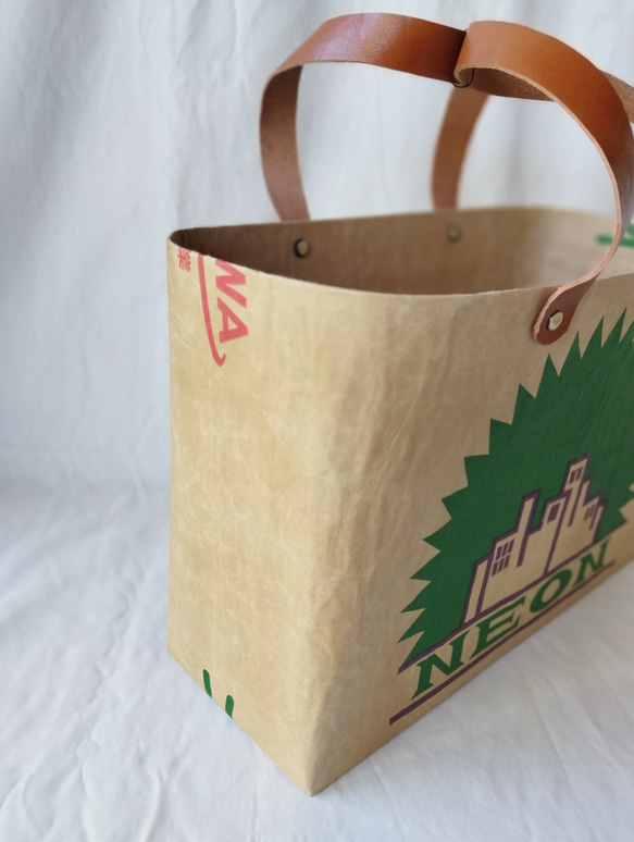 ★一閑張り風・小麦粉袋ネオン×米袋バッグお袋さん★ 2枚目の画像