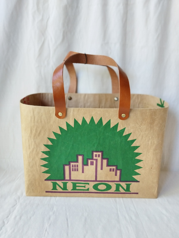 ★一閑張り風・小麦粉袋ネオン×米袋バッグお袋さん★ 1枚目の画像