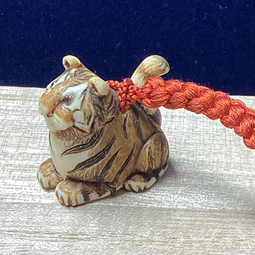 ☆本象牙根付 ※※虎 キーホルダー 石橋象牙店 通販 19296012｜Creema