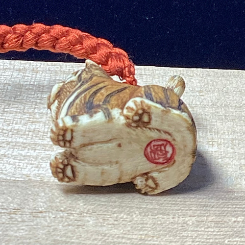 ☆本象牙根付 ※※虎 キーホルダー 石橋象牙店 通販 19296012｜Creema