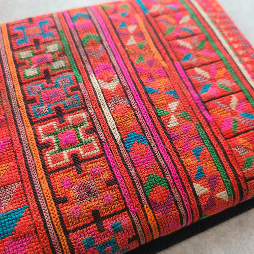 アンティーク タイ北部、ミャンマー アカ族刺繍