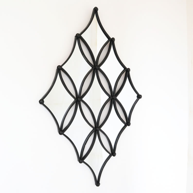 鏡 シンプルシャープなモダンミラー｜スタイリッシュな壁飾り