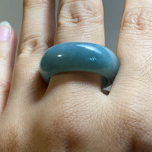 L11-163 ビッグサイズ 27.5号 天然グアテマラ産 A貨 本翡翠 くりぬき