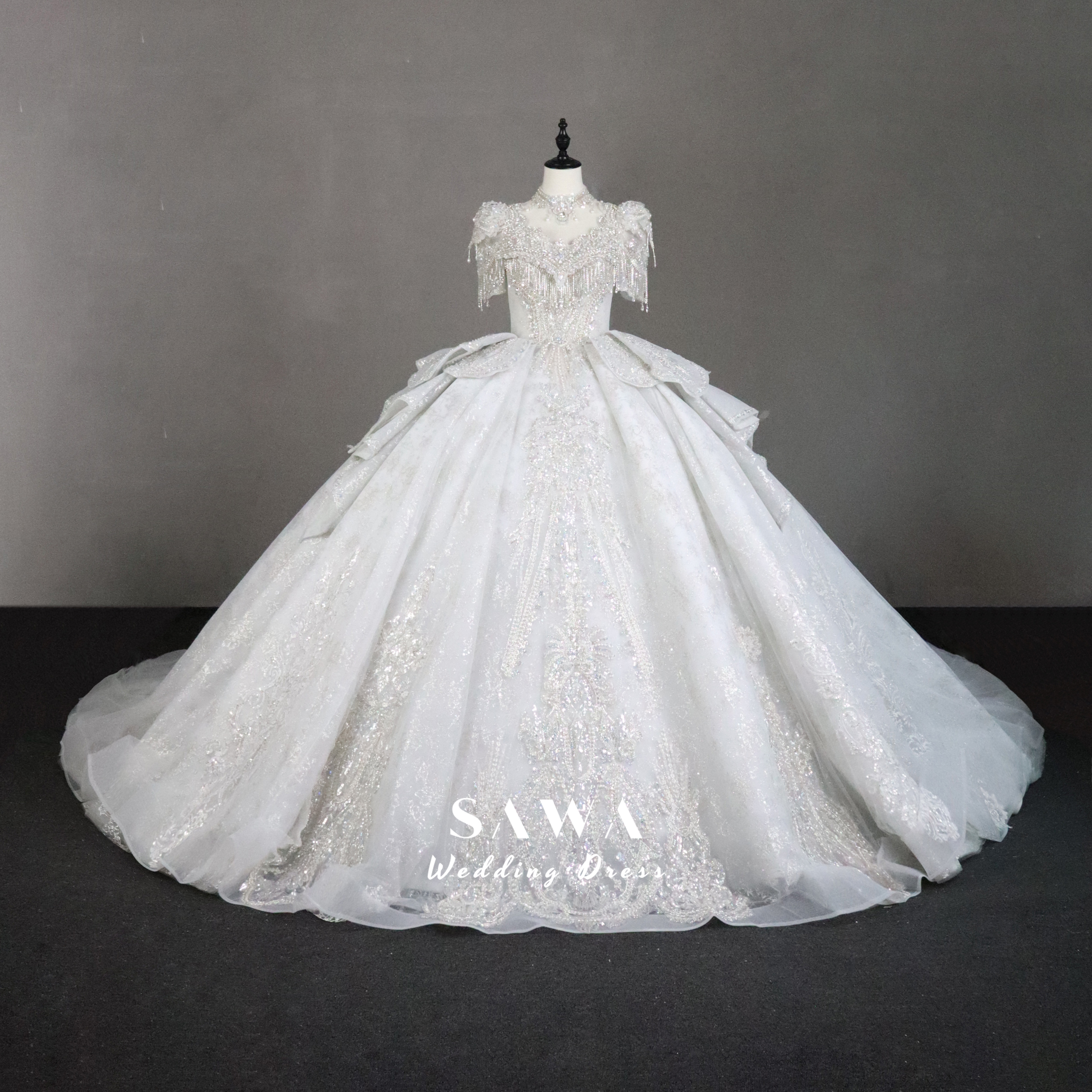 激安　華やかな　お買い得　クラシカル　スクエアネック　半袖　トレーン　フランスレース　プリンセスライン　結婚式ブライダル