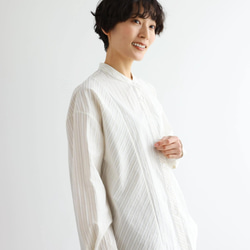 実用性と上品さを兼ね備えたストライプシャツ コットンジャガードストライプシャツ　ベージュ＊ホワイト　250507-2 3枚目の画像