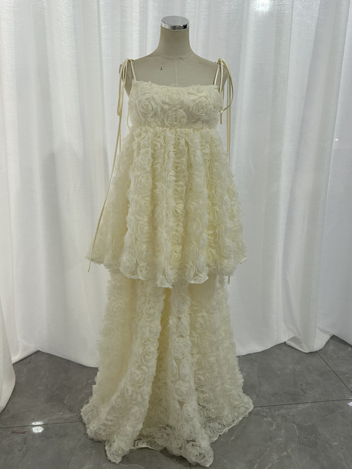 送料無料！華やか  バラ  花柄のモチーフ カラードレス ツーピース  パーティードレス 結婚式/披露宴