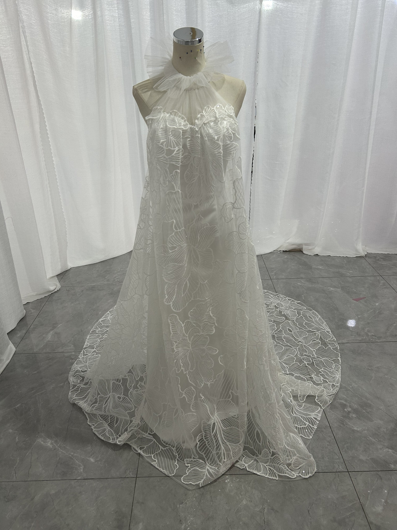 送料無料！華やか  花柄のモチーフ ホルターネック カラードレス  ロングトレーン パーティードレス 結婚式/披露宴