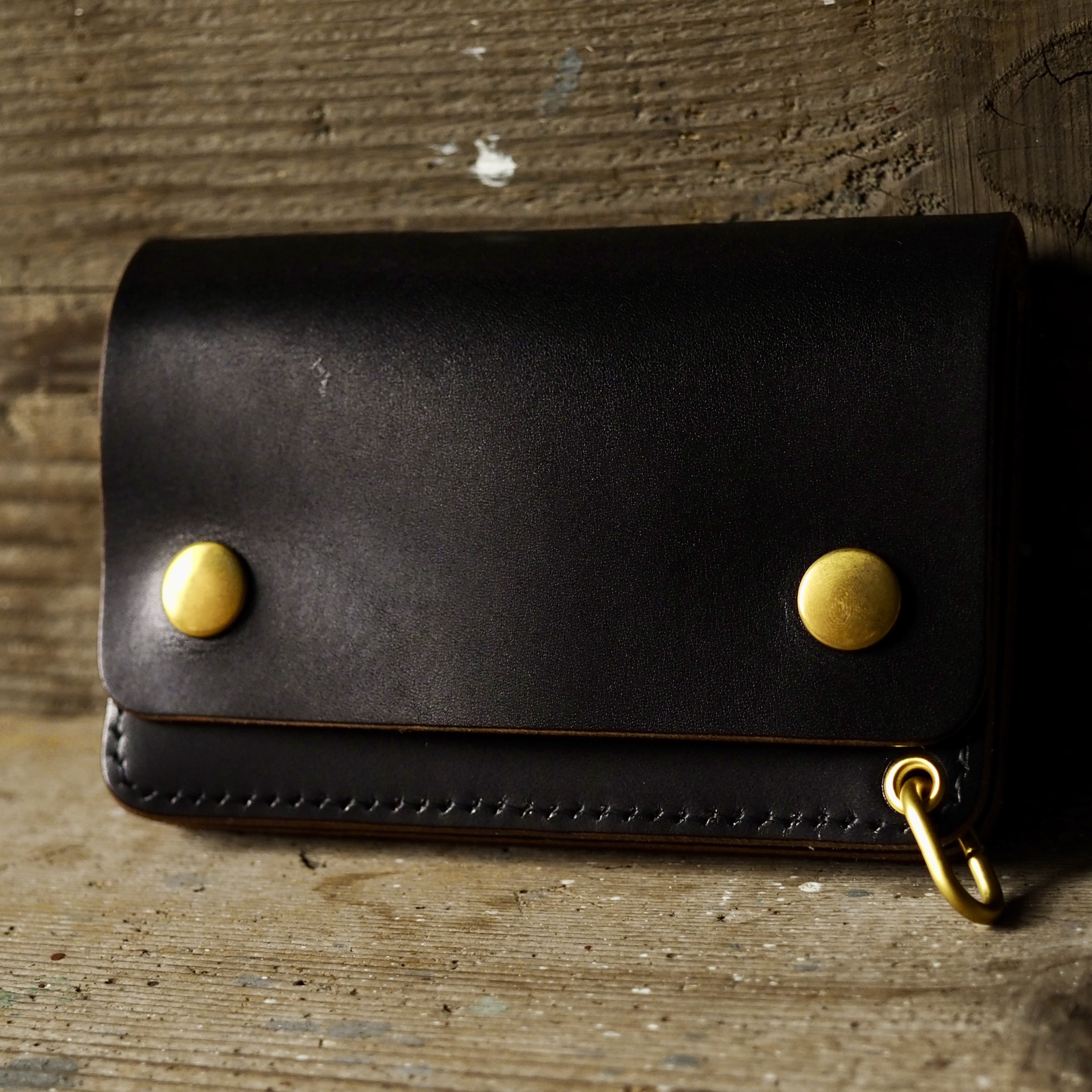 ミドルトラッカーウォレット（糸:ブラック）