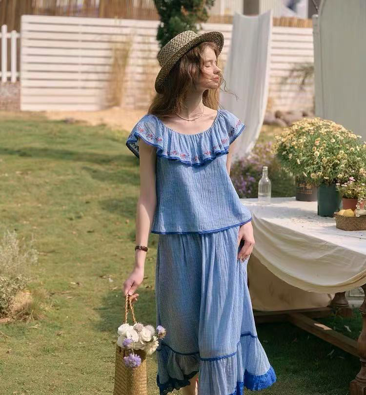 刺繍入りフリルブラウス　ロングスカート　ギャザースカート