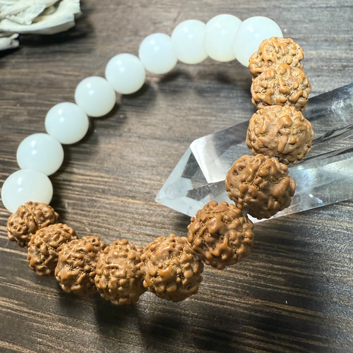 日々の疲れを癒し静かな安心をくれる】菩提根⭐︎菩提樹 ブレスレット