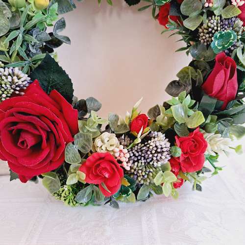メアリの赤いバラのリース 約25㎝ アーティフィシャルフラワー(高品質