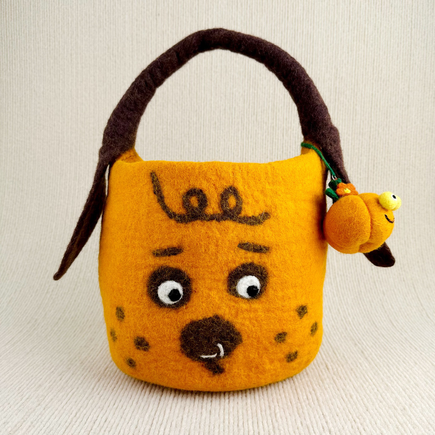 羊毛フェルトオレンジの子犬バッグ、手提げバッグ/ショルダーバッグ/バケツバッグ、青春かわいい。