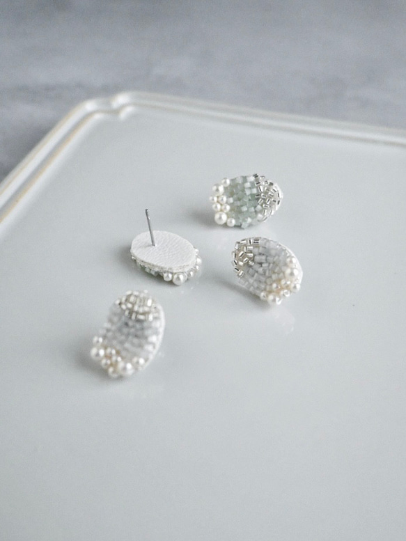 シャーベットカラーのピアス・イヤリング（ミントグリーン）/ビーズ刺繍アクセサリー　透明感　緑　パール 8枚目の画像