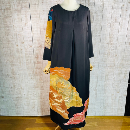 め1226着物リメイク正絹古布黒留袖江戸褄スイングトップスカジャンハンドメイド め1226着物リメイク正絹古布黒留袖江戸褄スイングトップ