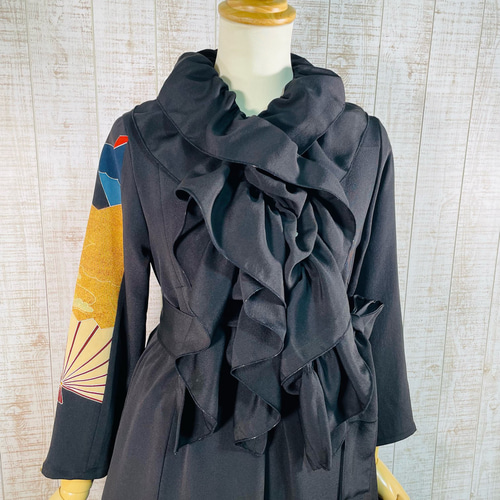 着物リメイク＊扇・鶴・家屋など古典柄刺繍正絹黒留袖ワンピース