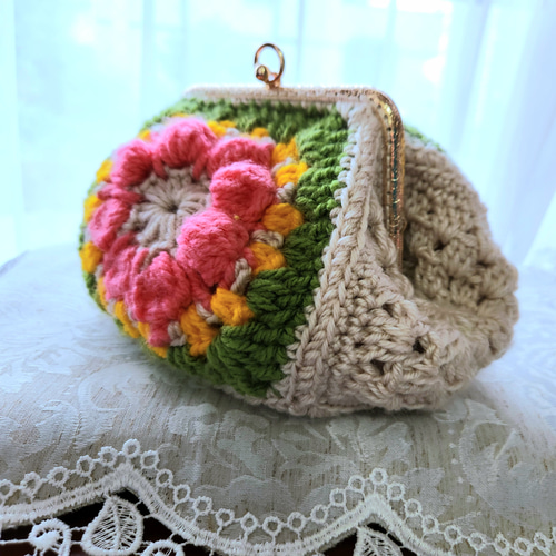 ラブリーなお花のガマ口ポーチ・ショルダーバッグ・かぎ針編み ポーチ