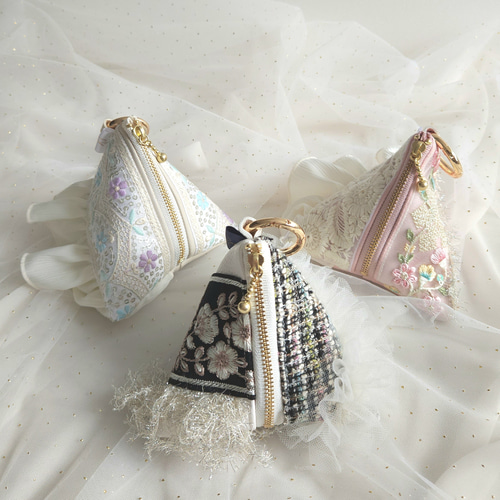 さんかくポーチ♡インド刺繍リボン×フェイクレザー×フリル