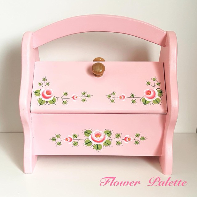 Creema限定　木製　ピンクローズのハンドルつきソーイングボックス　トールペイント　現品限り