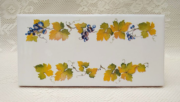 8x16cm横長タイル表札+専用ステンレスフレーム　葡萄 2枚目の画像