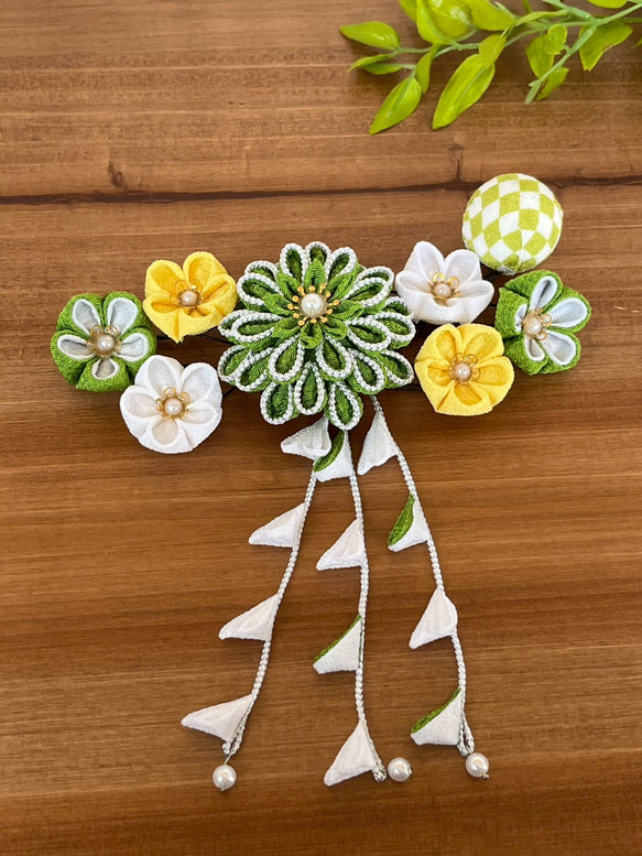 つまみ細工 縁取り 緑 抹茶 ヘアピン つまみ細工 縁取り 緑 抹茶