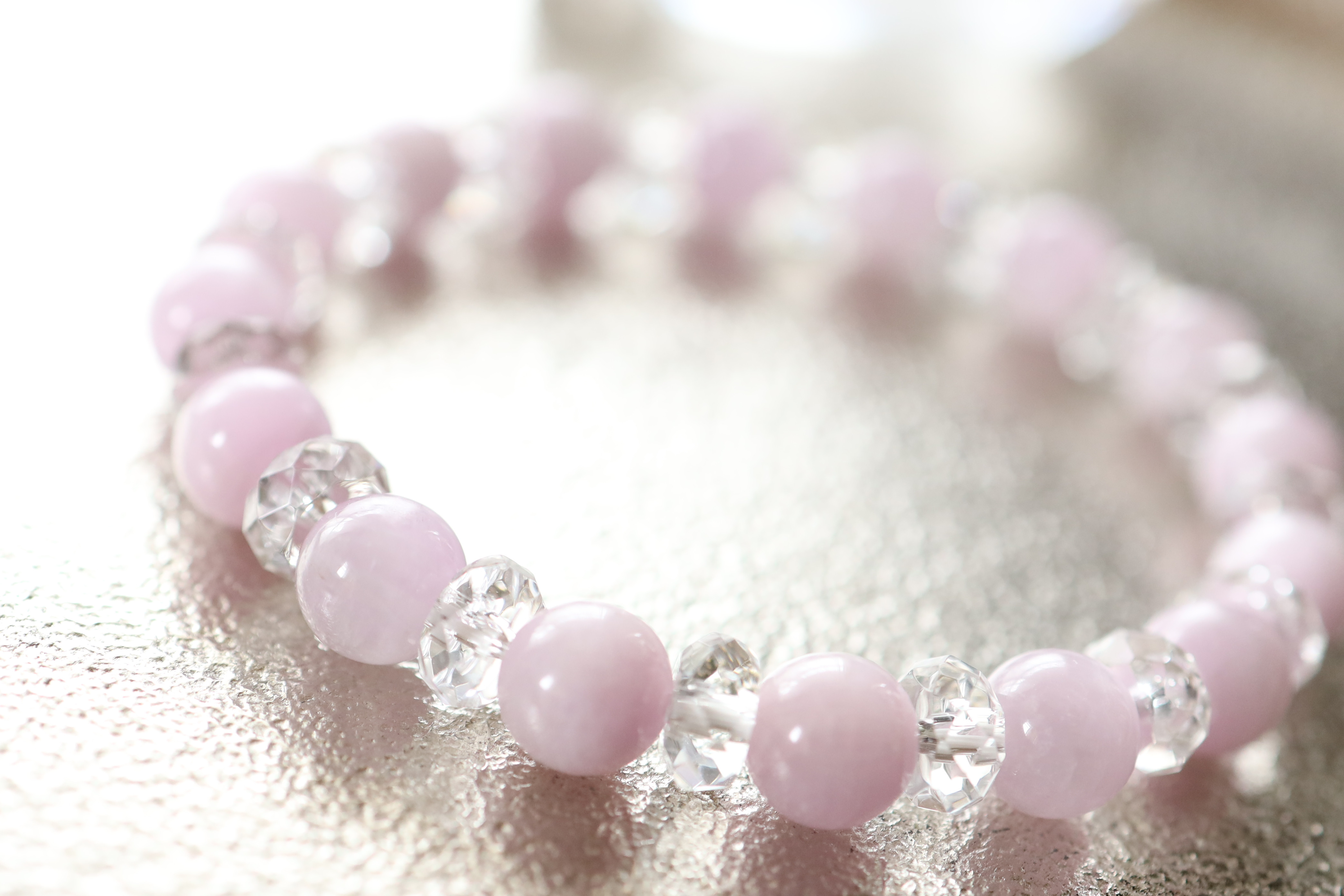 …☆プレミアムブレス☆クンツァイト：8ミリ（キャッツアイ有）＆水晶☆天然石ブレスレット☆…