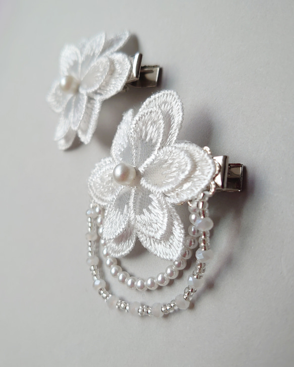 透け感と光沢❁純白ホワイト❁ヘアクリップ２つセット❁オーガンジーレース二枚重ね　ガーランド　【発表会・お呼ばれに】 7枚目の画像