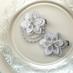 透け感と光沢❁純白ホワイト❁ヘアクリップ２つセット❁オーガンジーレース二枚重ね　ガーランド　【発表会・お呼ばれに】 2枚目の画像