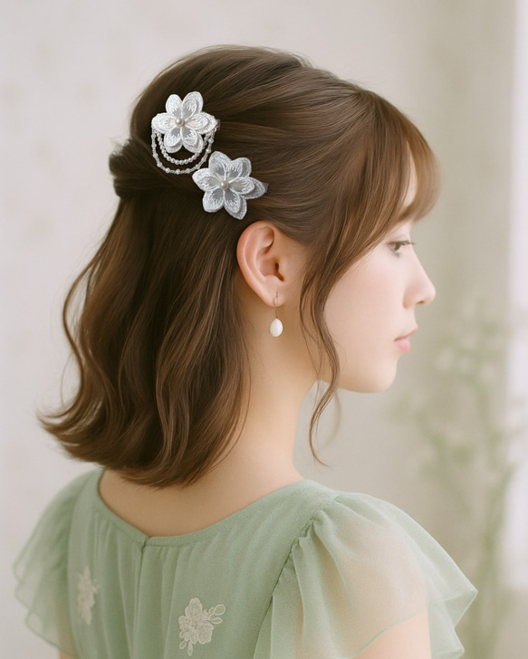 透け感と光沢❁純白ホワイト❁ヘアクリップ２つセット❁オーガンジーレース二枚重ね　ガーランド　【発表会・お呼ばれに】 4枚目の画像