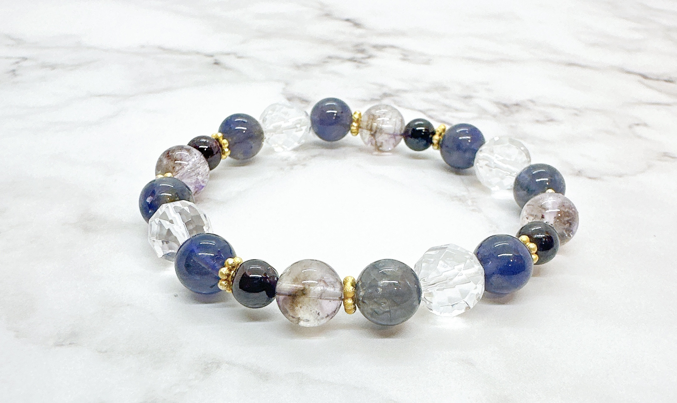 ＜本当の自分を取り戻す4つの天然石＞  感情に流されず軸を整えるブレスレット　パワー　アイオライト　ストーン