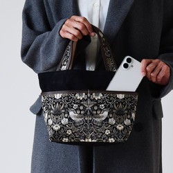 新作♪360度かわいい6面トートバッグ：デニムリメイク×いちご柄 トート