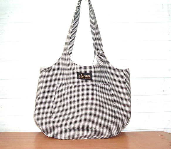 ぐるっとマチ付きのギンガムチェック柄トートバッグ 楽々肩がけA4